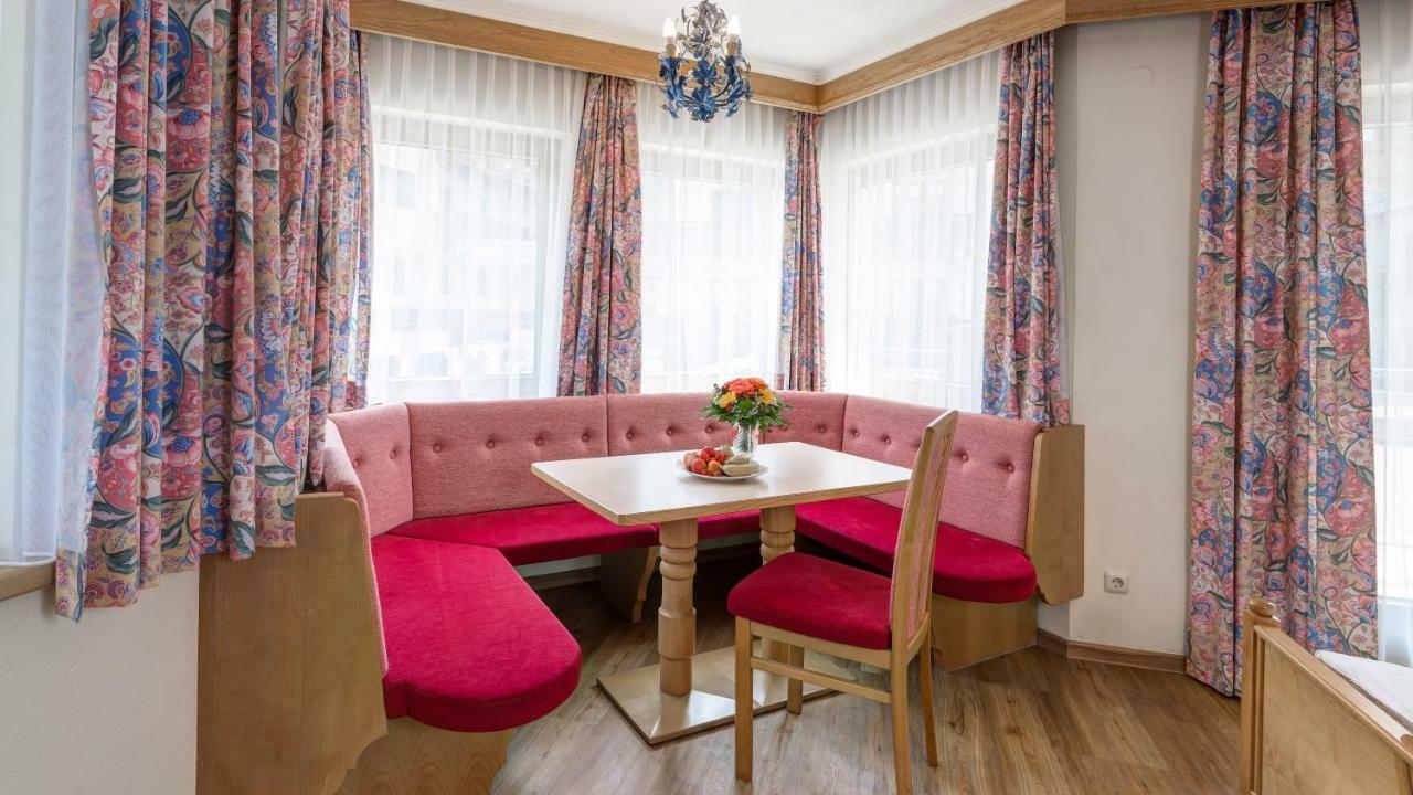 Strass- Aparthotel ไมย์อาโฮเฟิน ภายนอก รูปภาพ