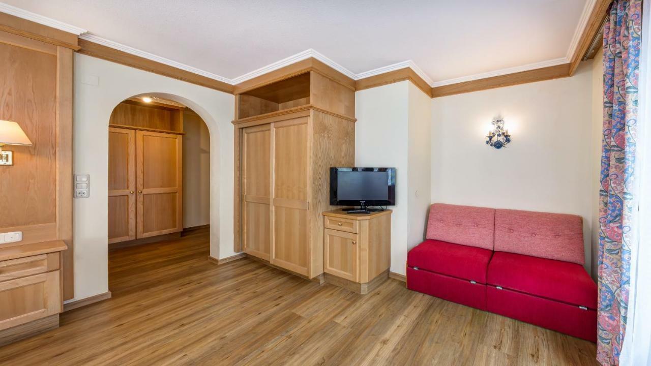 Strass- Aparthotel ไมย์อาโฮเฟิน ภายนอก รูปภาพ